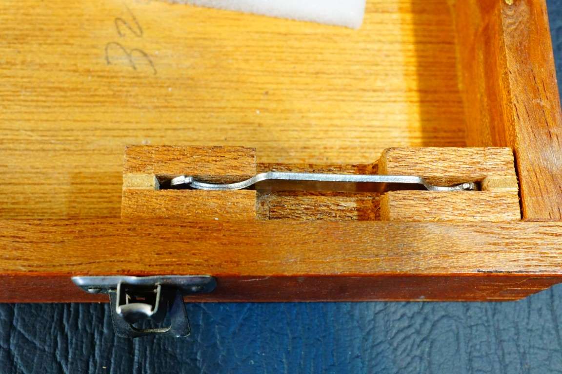 Mitutoyo NO. 511-106A Dial Bore Gage 2-4" Range w/ 2923-10 Indicator (.0001") **Great Condition**