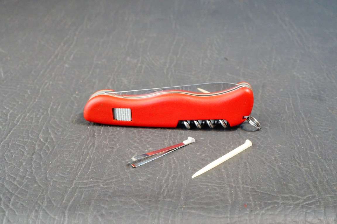 Victorinox Swiss Army Switzerland 4.5" Closed PICKNICKER Lock Blade Knife **Great Condition**