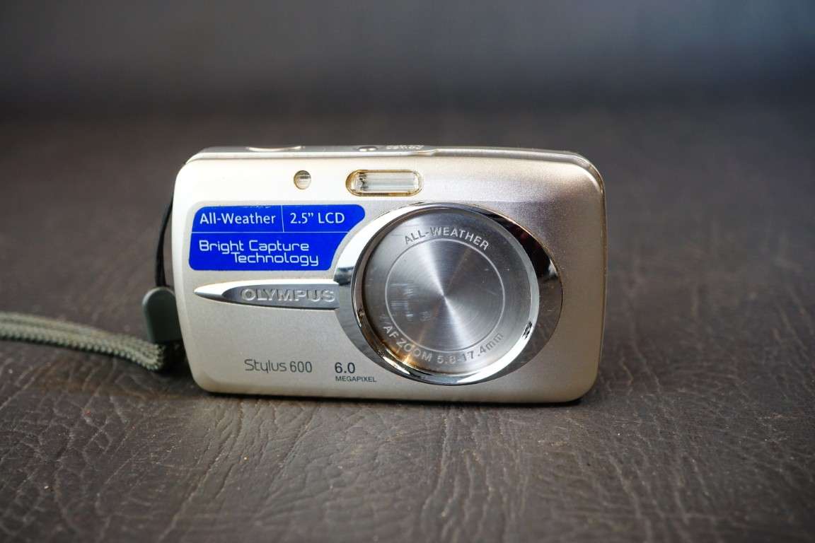 Olympus Stylus 600 Digital 6.0MP Compact Digital Camera **Great Condition**