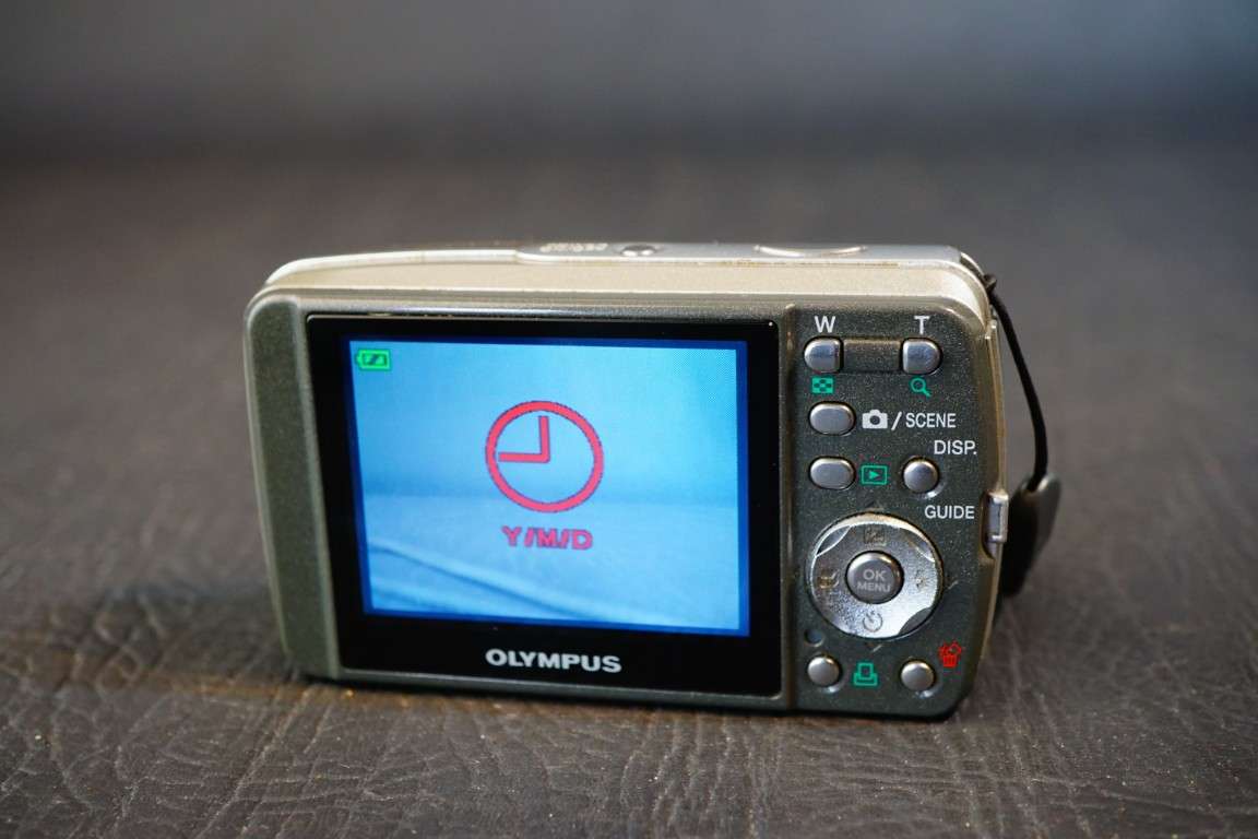 Olympus Stylus 600 Digital 6.0MP Compact Digital Camera **Great Condition**