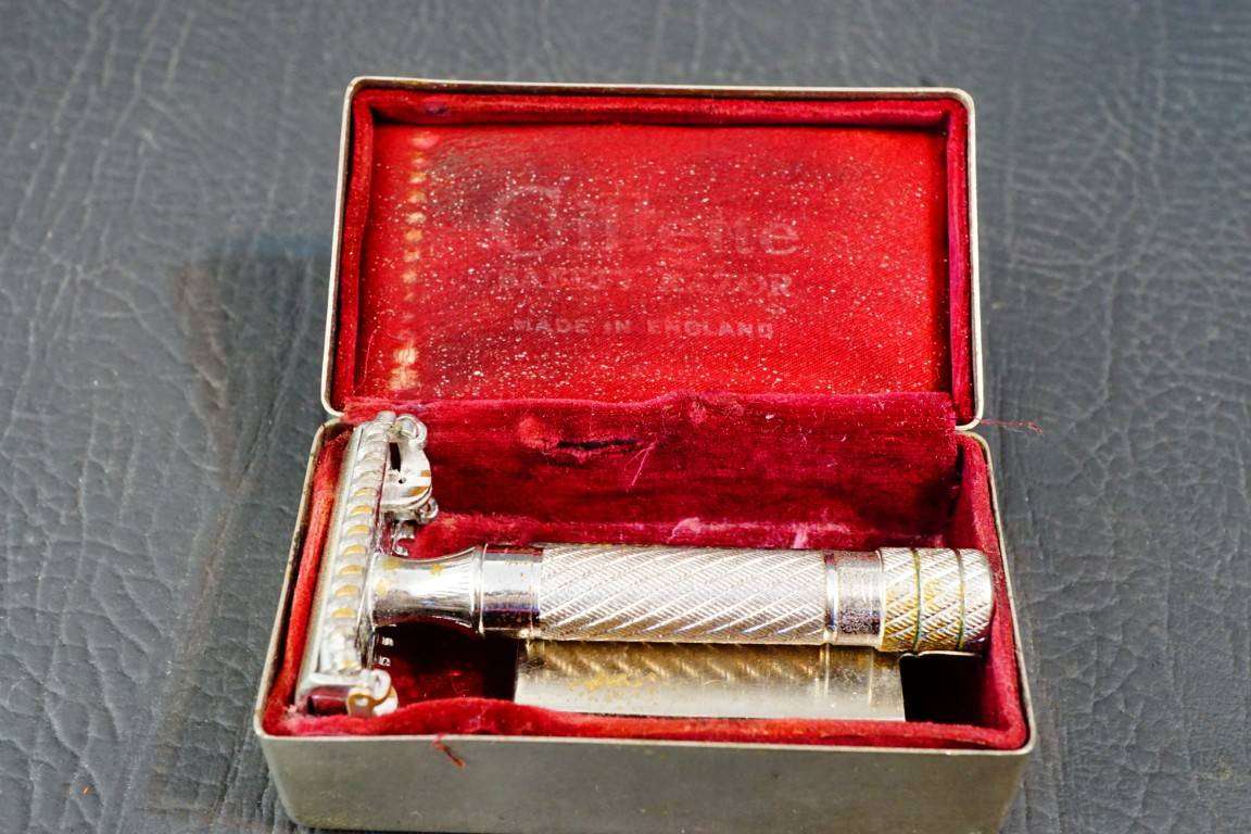 Vintage Gillette Double Sided Safety Razor with Steel Carry Case **Great Condition**