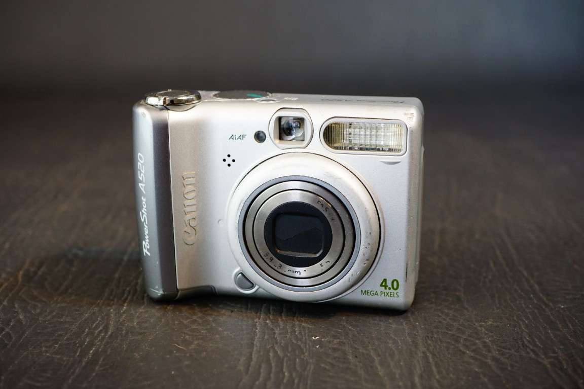Canon Power Shot A520 Compact Digital Camera 4X Zoom 4.0mp **Good Condition**