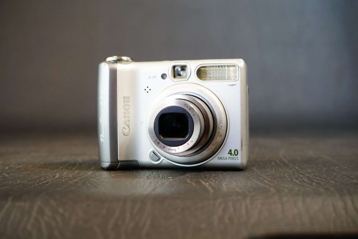 Canon Power Shot A520 Compact Digital Camera 4X Zoom 4.0mp **Good Condition**