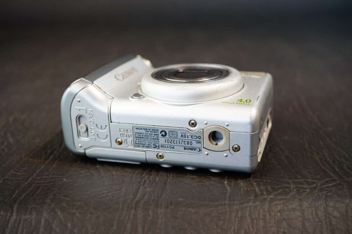 Canon Power Shot A520 Compact Digital Camera 4X Zoom 4.0mp **Good Condition**