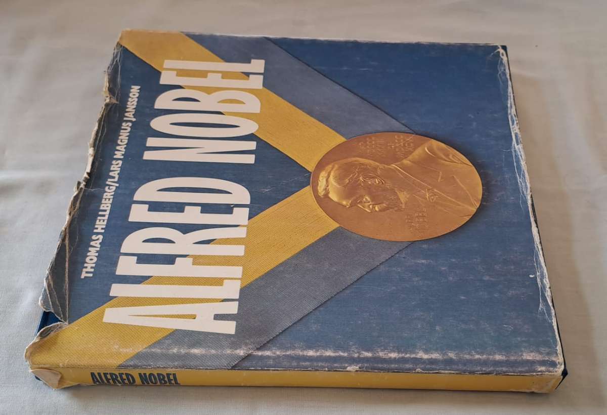 Alfred Nobel - Thomas Hellberg (Hardcopy with DJ )