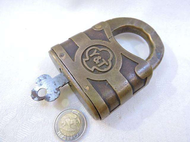 Vintage YALE Lock Heavy LARGE with key