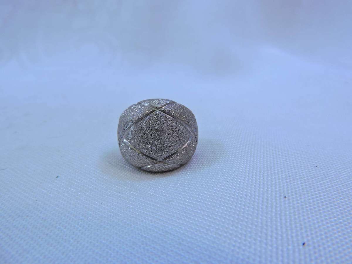 SILVER ITALIAN MAGIE DESIGNED RING. 925. SIZE N 9.2G