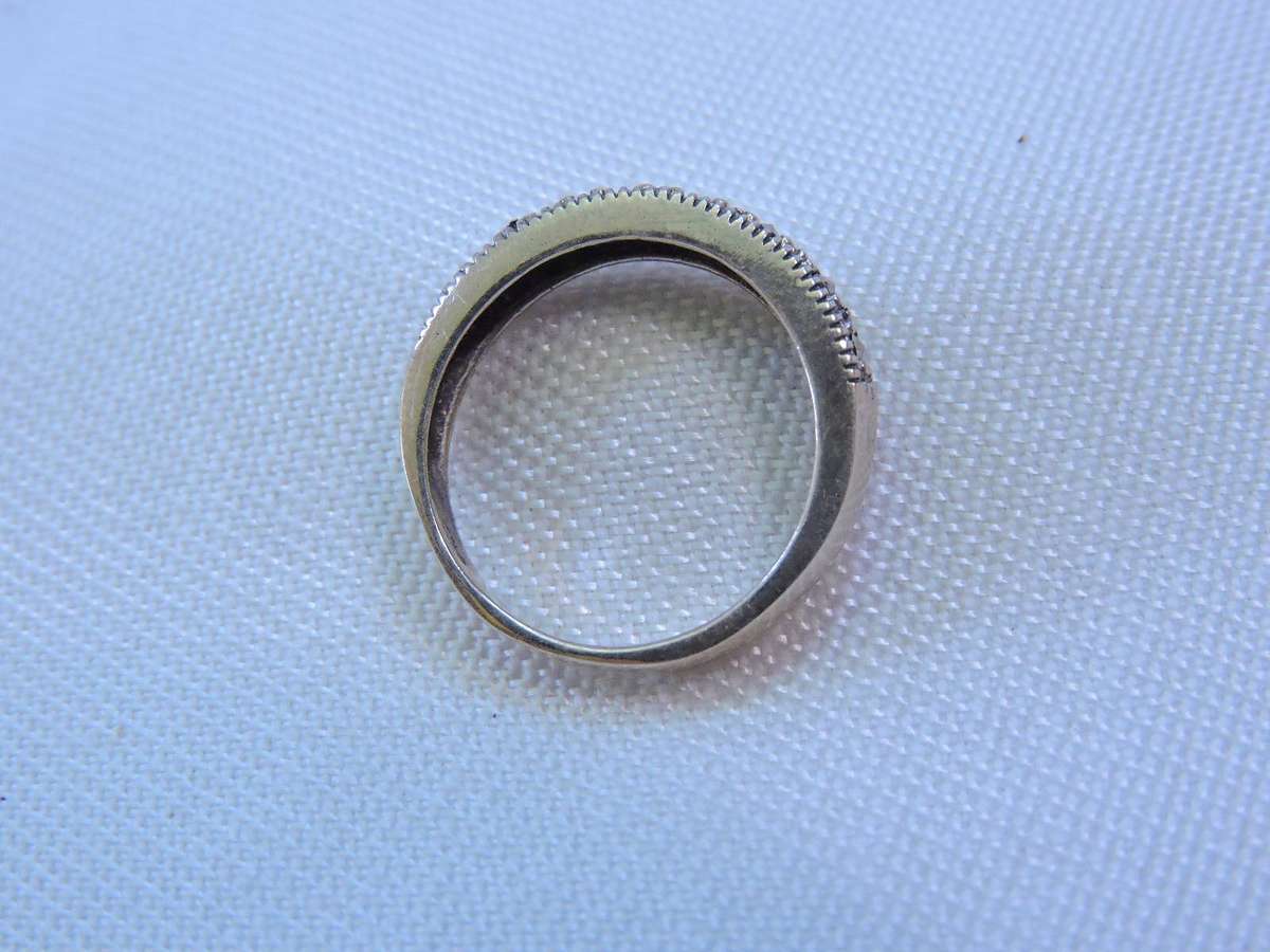NEW OLD STOCK SILVER 925 MARCASITE RING. SIZE K 2.4G