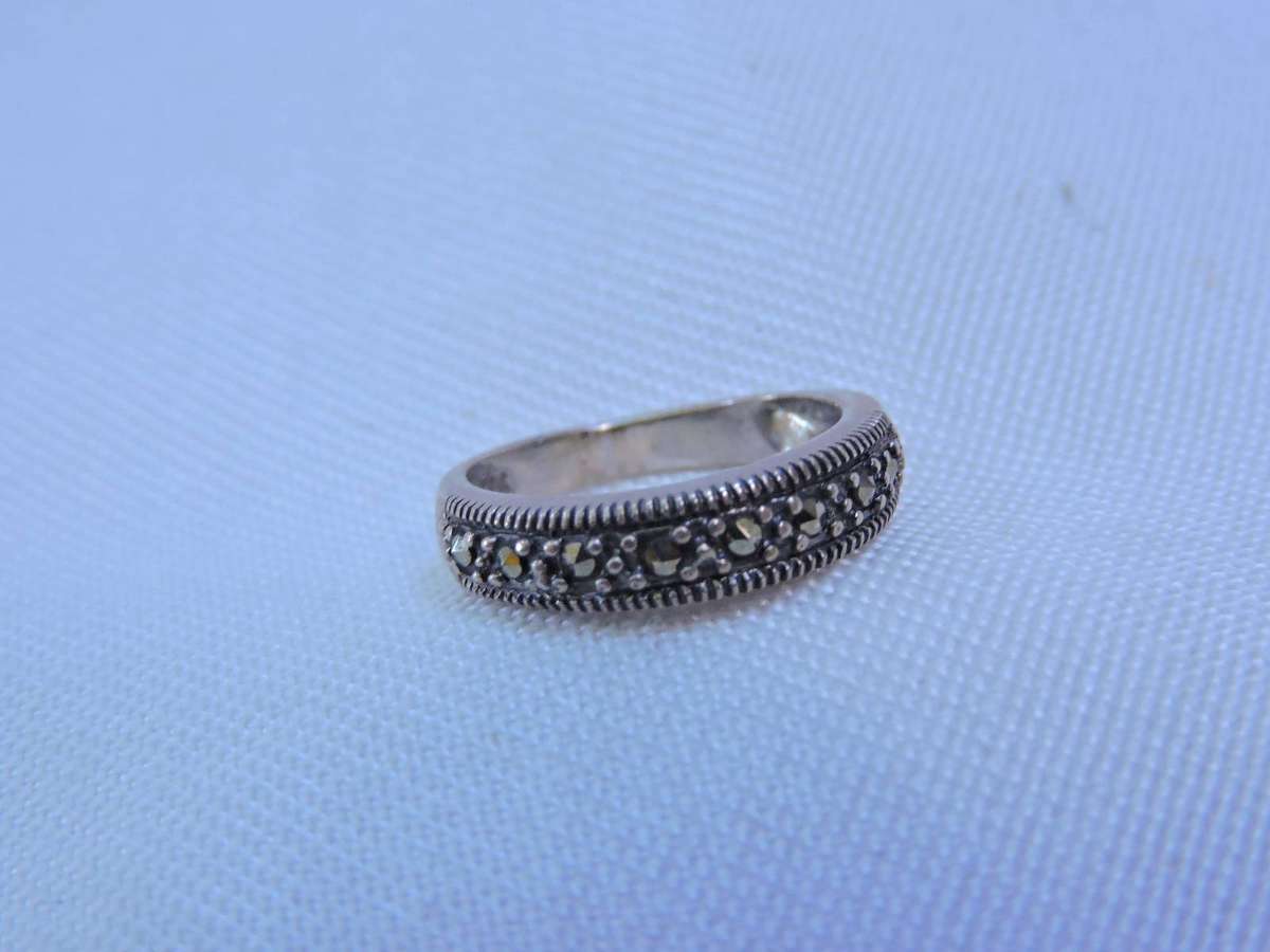 NEW OLD STOCK SILVER 925 MARCASITE RING. SIZE K 2.4G