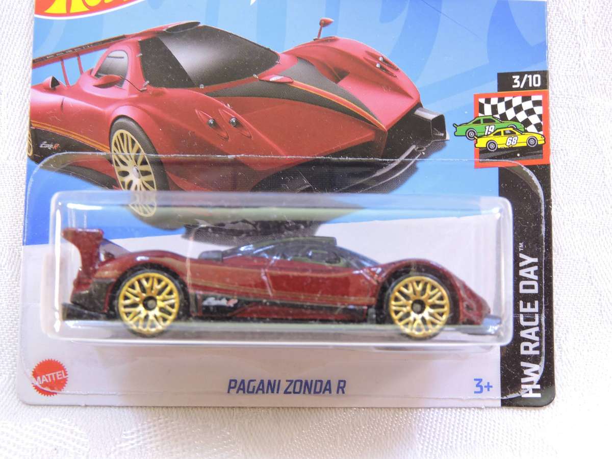Hot Wheels PAGANI ZONDA R  Supercar  ( Red )