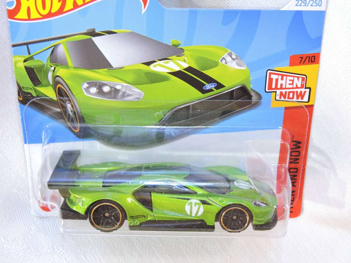 Hot Wheels FORD GT RACE  ( Green #17 )