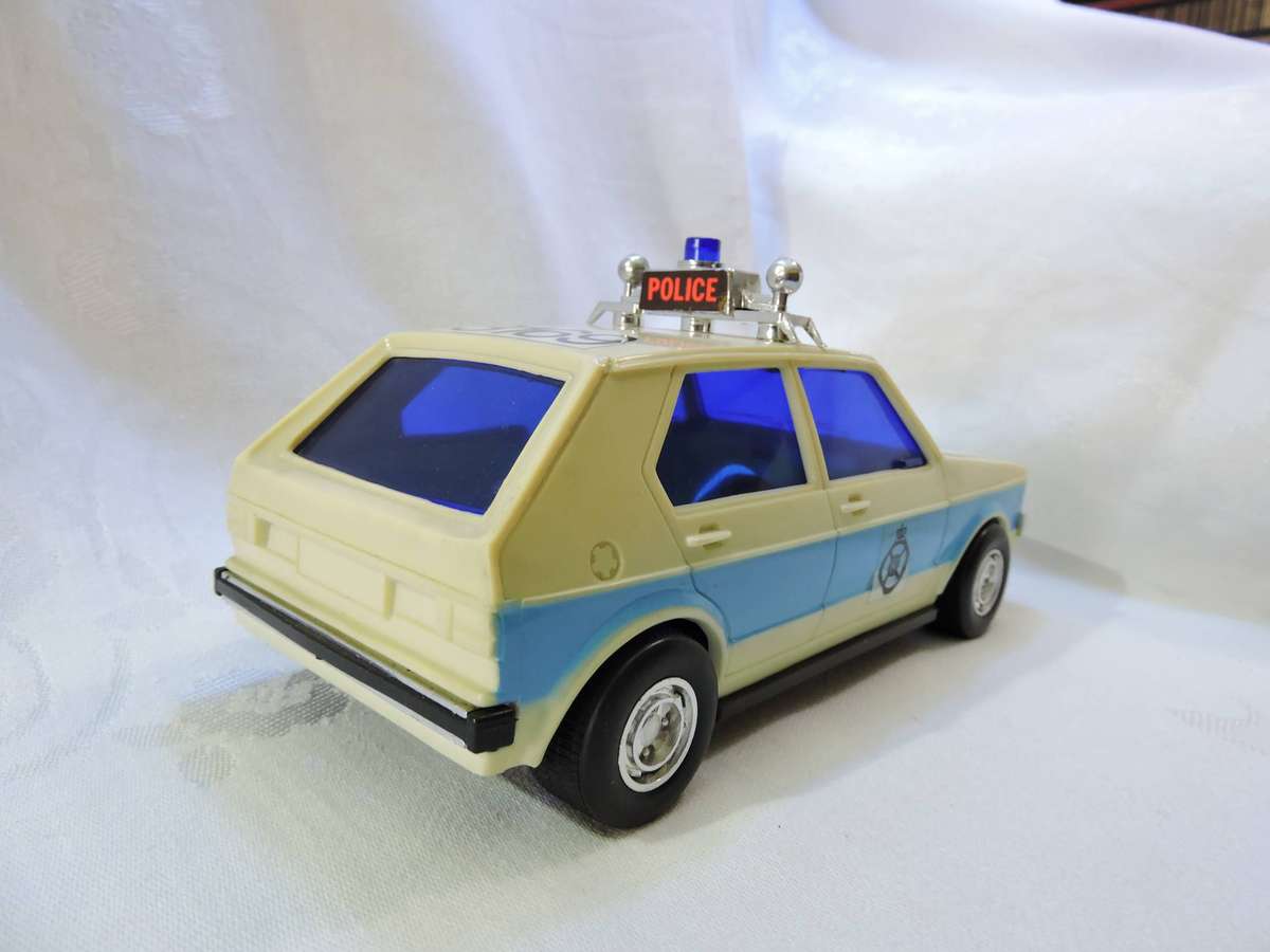 LUCKY TOY VW VOLKSWAGEN Golf Mk1 Police Car in original box ( Blue ) Like Hot Wheels