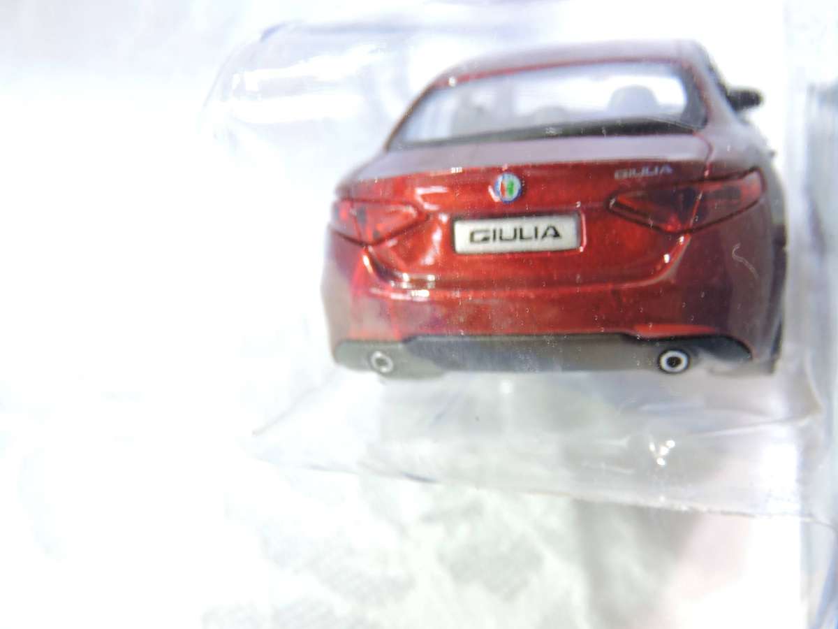 Bburago ALFA ROMEO Giulia ( Red ) 1/43 like Hot Wheels Matchbox Dinky Corgi