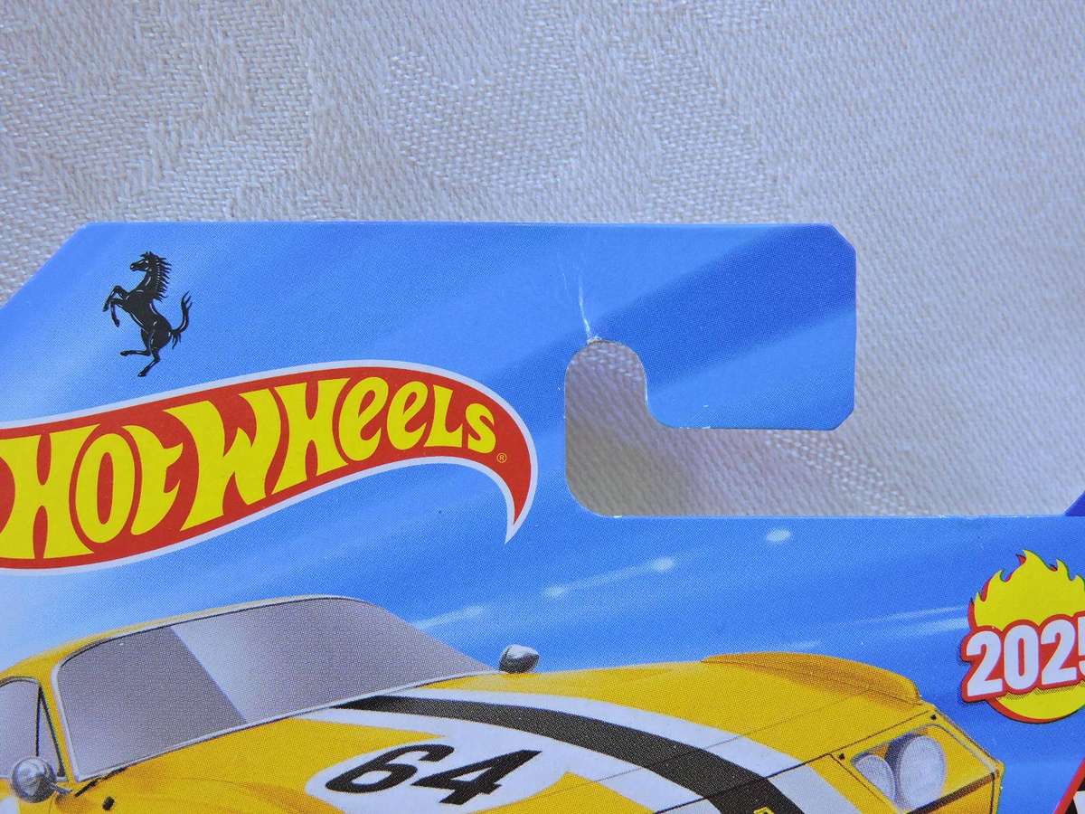 HOT WHEELS FERRARI 365 GTB4 Competizione ( Yellow ) Race Day