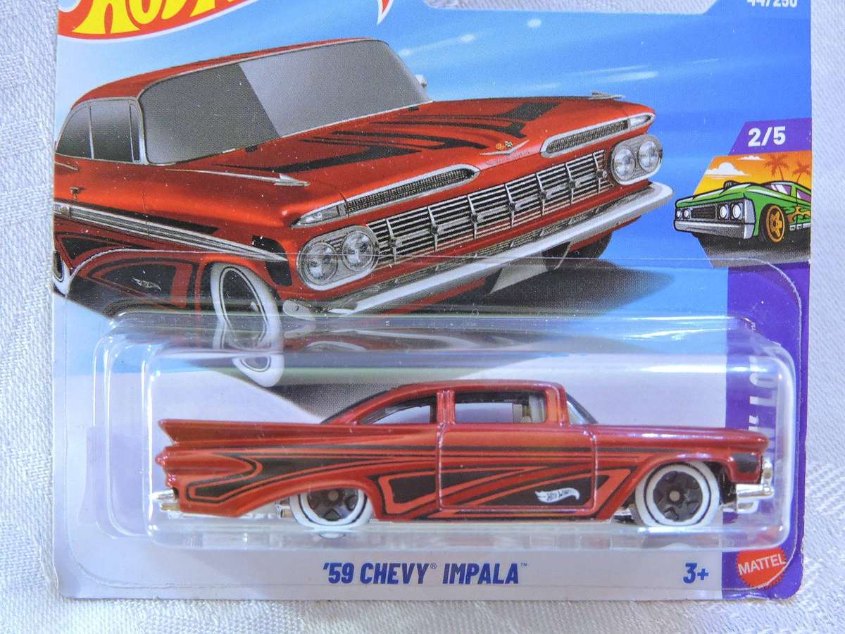 HOT WHEELS CHEVY CHEVROLET Impala  ( Red )