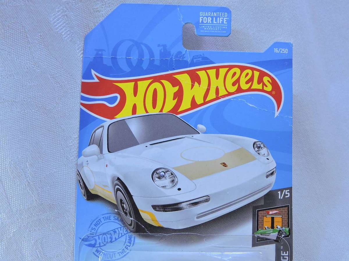 HOT WHEELS PORSCHE Carrera ( White yellow stripe )