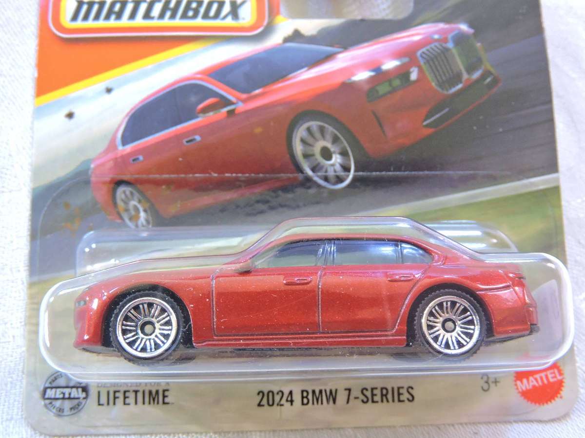Matchbox BMW 7 Series 2024 ( Red )   like Hot Wheels