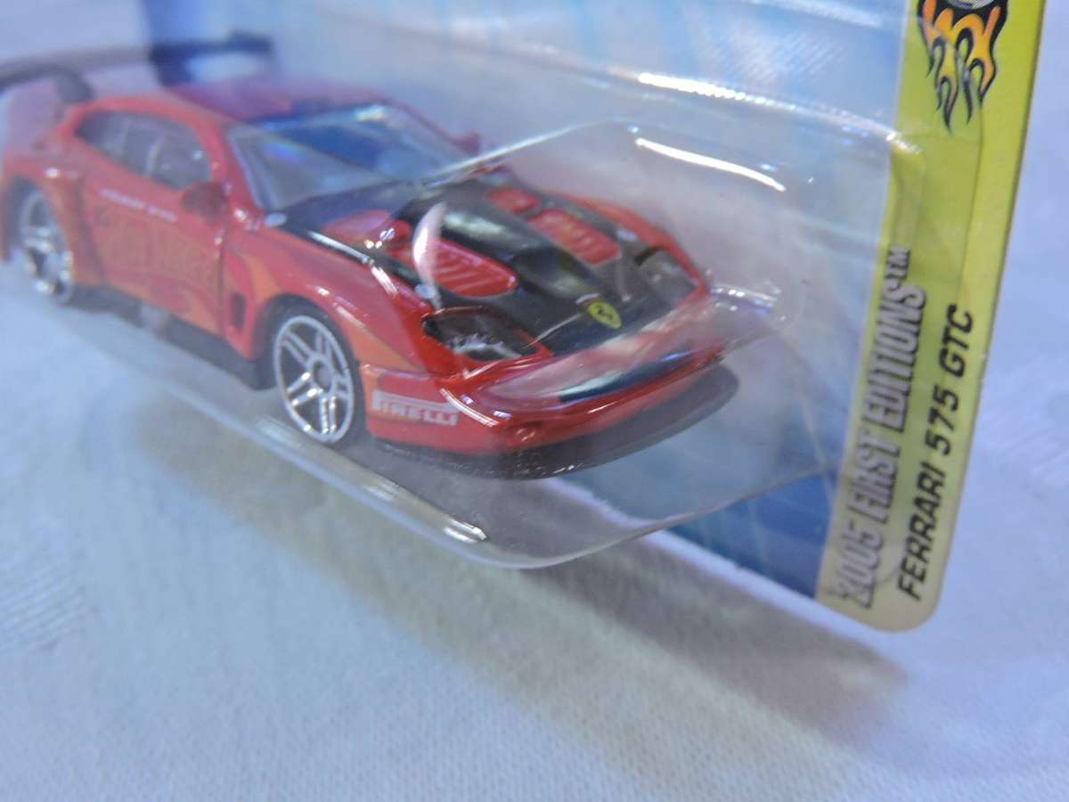 HOT WHEELS FERRARI 575 GTC ( Red Realistix ) Supercar