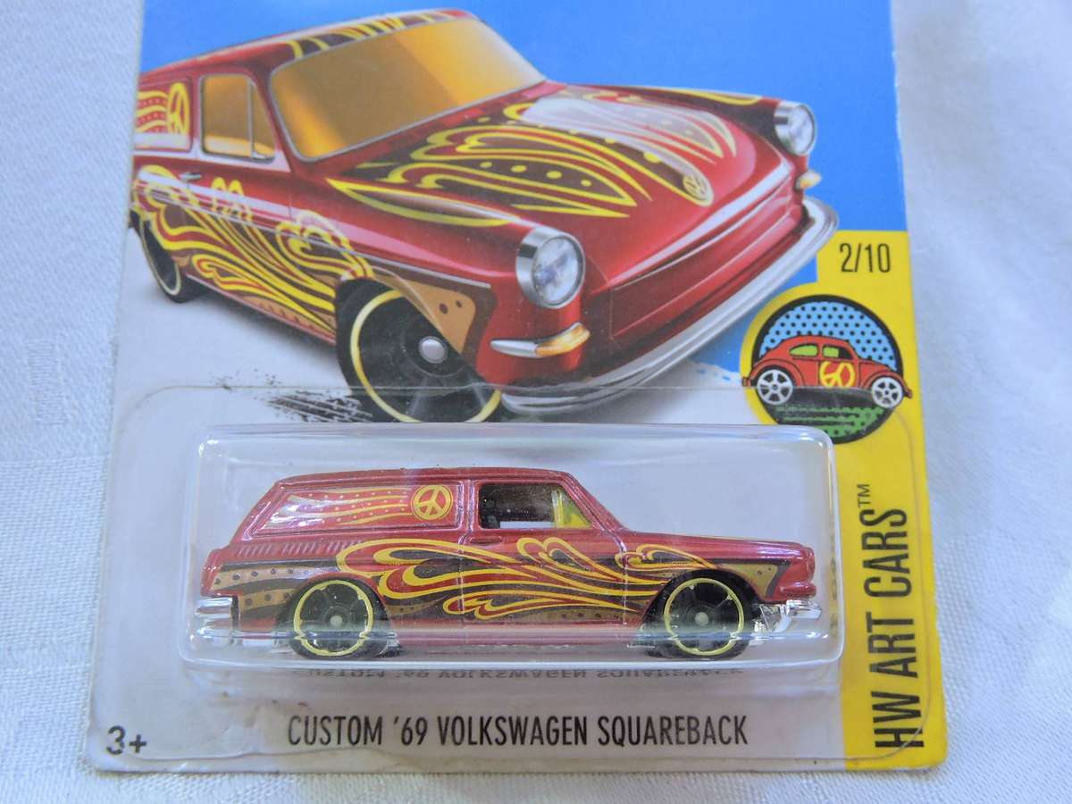 Hot Wheels VW VOLKSWAGEN Squareback Custom 69  ( Red - yellow waves) Long Card