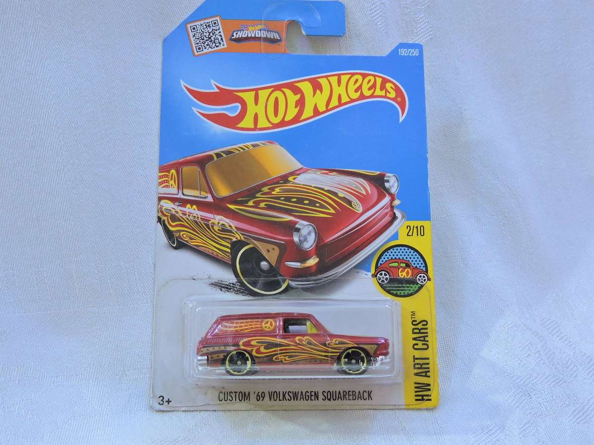 Hot Wheels VW VOLKSWAGEN Squareback Custom 69  ( Red - yellow waves) Long Card