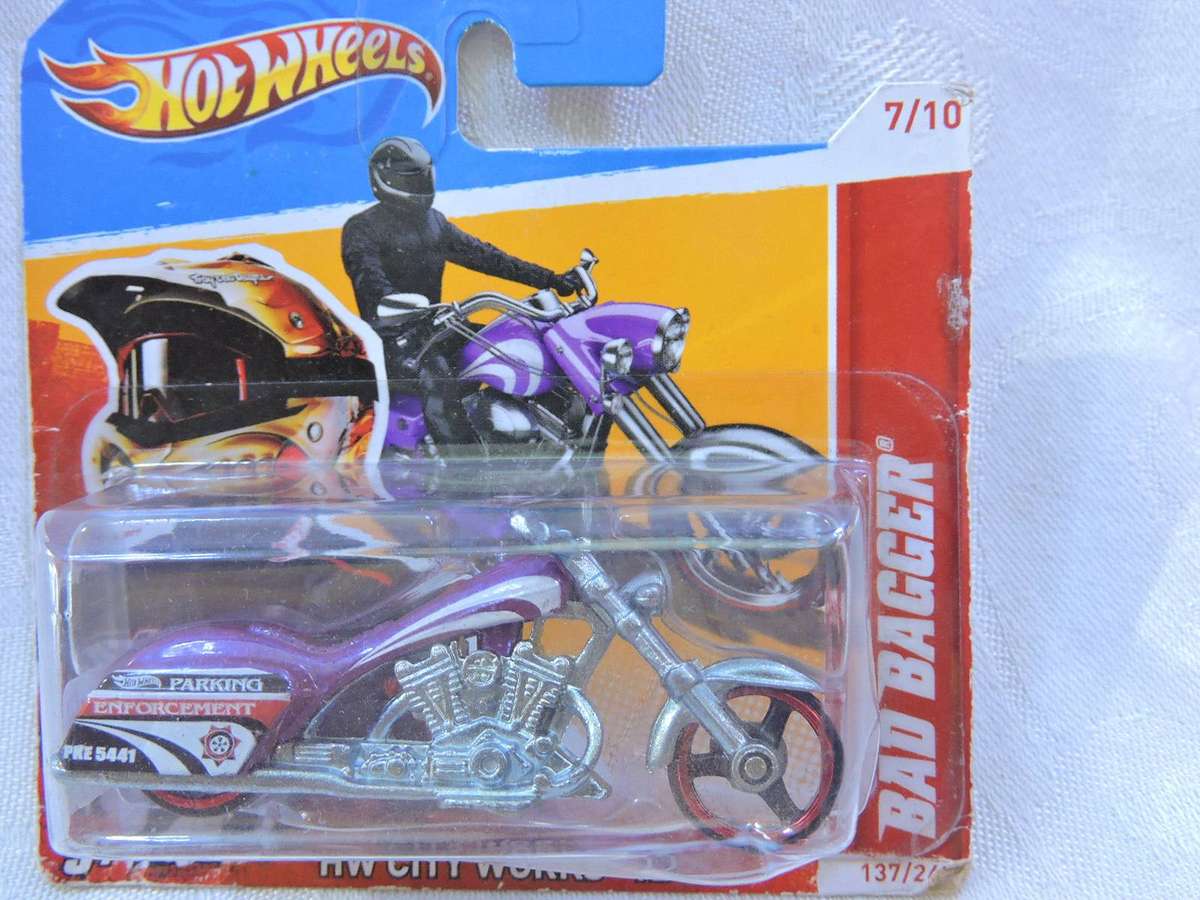 Hot Wheels BAD BAGGER motorcycle motorbike ( Purple )