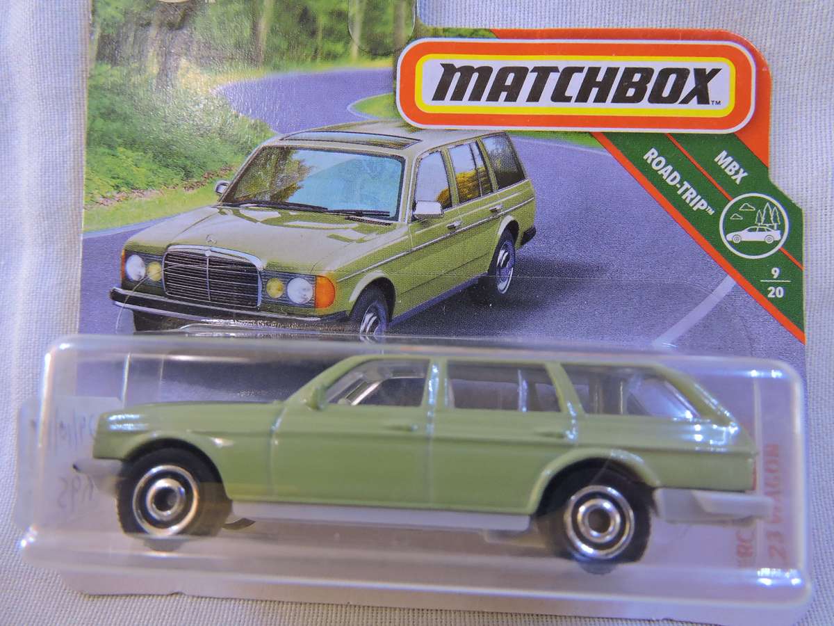 Matchbox MERCEDES BENZ W123 WAGON  ( Green ) Like Hot Wheels