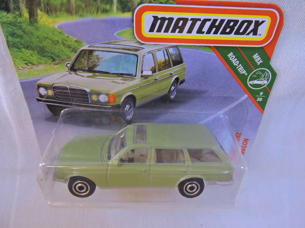 Matchbox MERCEDES BENZ W123 WAGON  ( Green ) Like Hot Wheels