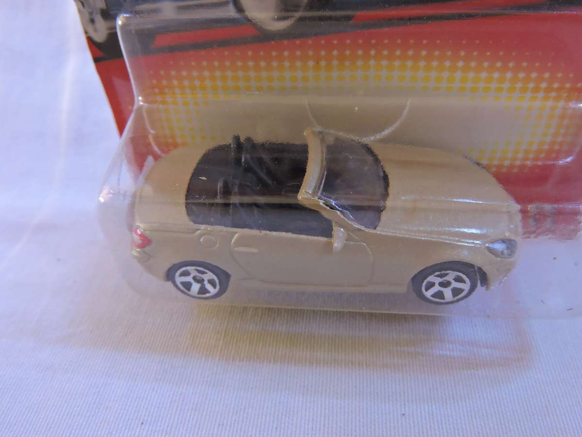 Majorette MERCEDES BENZ SLK  ( Gold ) Like Hot Wheels