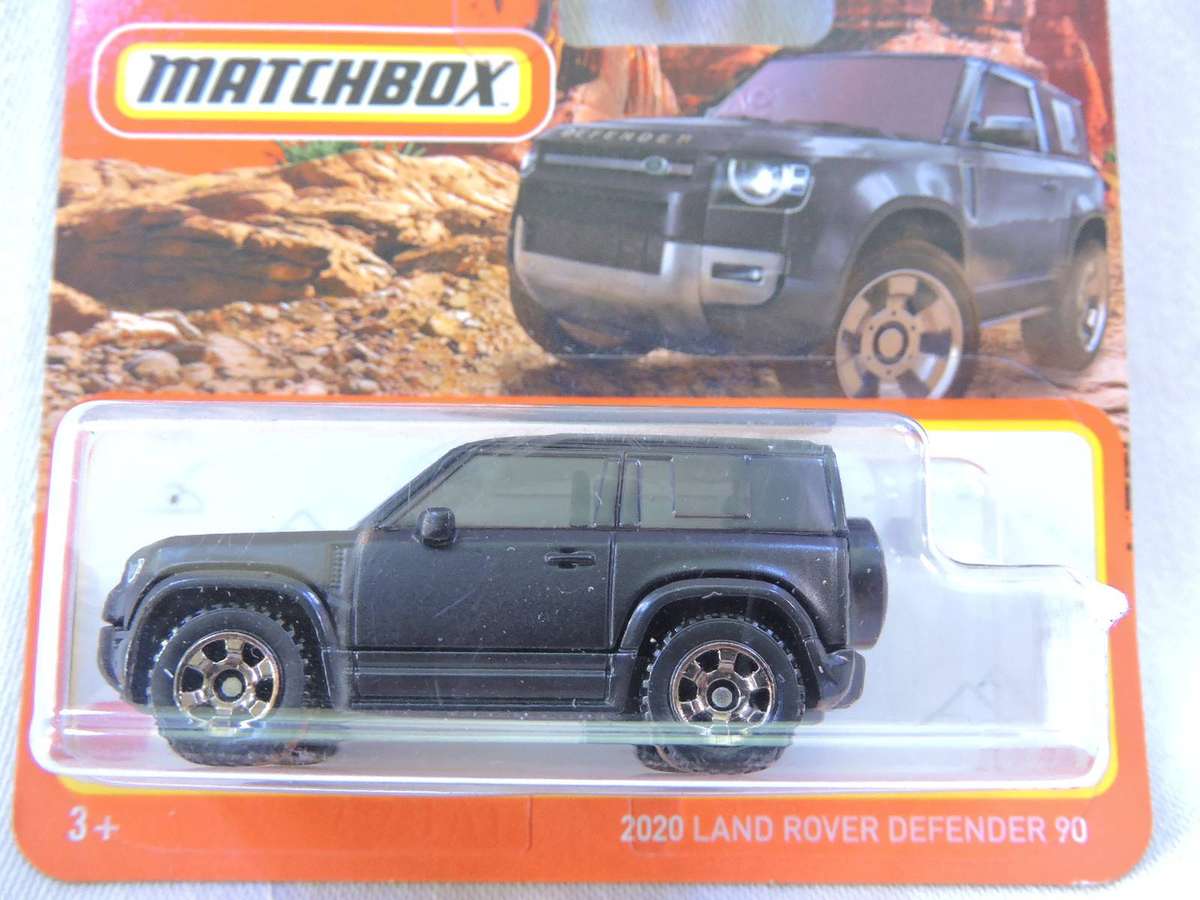 MATCHBOX Land Rover Defender 90  ( Matt Black ) Like Hot Wheels