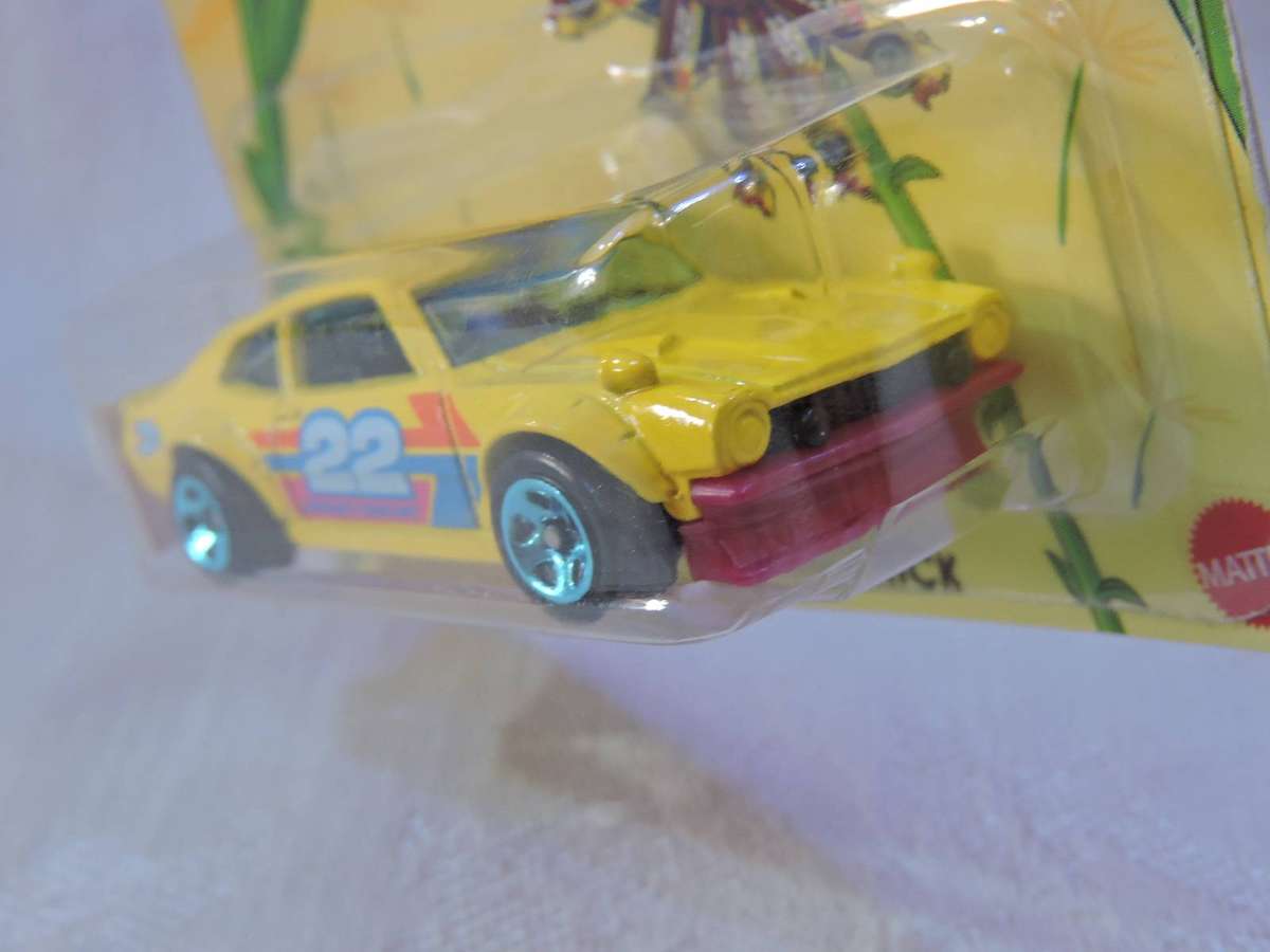Hot wheels Custom FORD Maverick  ( Yellow #22 )  Long Card