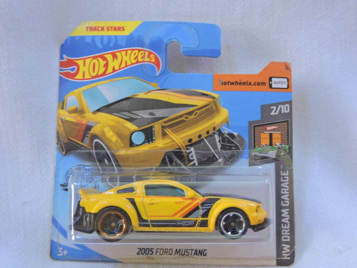 Hot wheels FORD Mustang   ( Yellow with Black stripe )