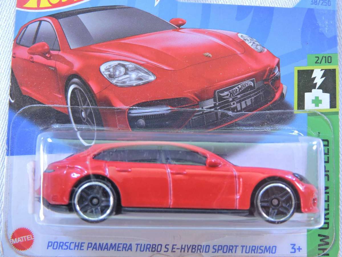 Hot Wheel PORSCHE Panamera Turbo S E-Hybrid Sporting Turismo  ( Red )