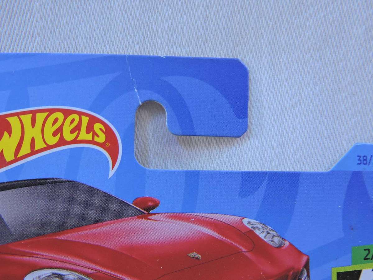 Hot Wheel PORSCHE Panamera Turbo S E-Hybrid Sporting Turismo  ( Red )
