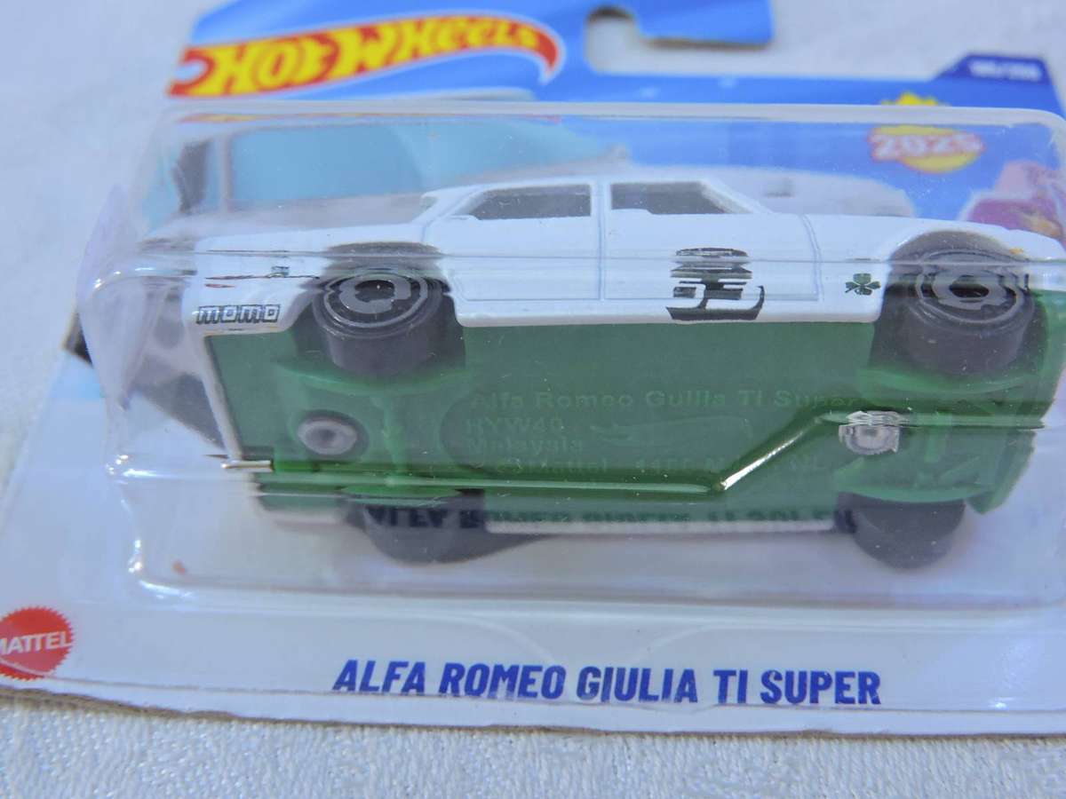 Hot Wheels ALFA ROMEO Giulia Ti Super ERROR!! ( White )