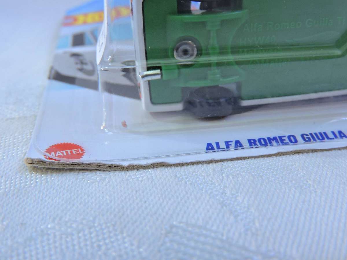 Hot Wheels ALFA ROMEO Giulia Ti Super ERROR!! ( White )