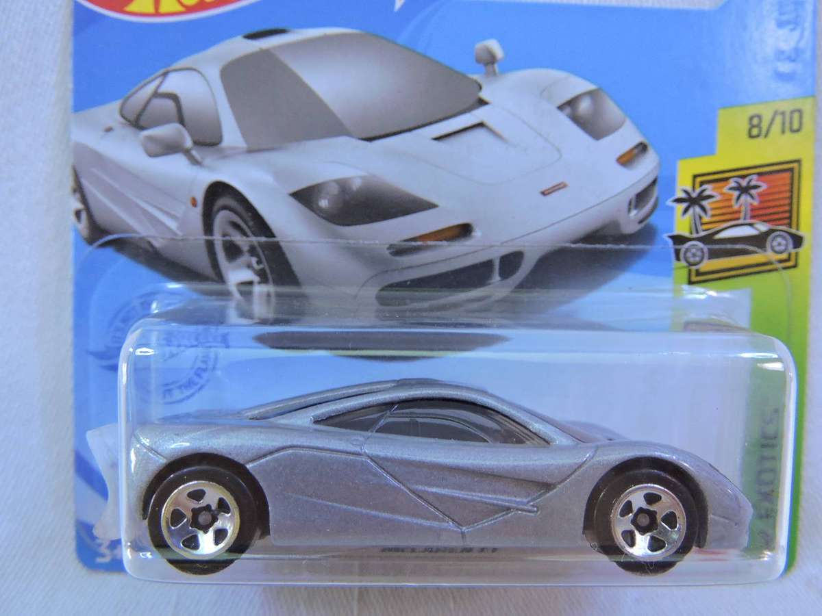 Hot Wheels McLAREN P1  ( Silver )  Supercar
