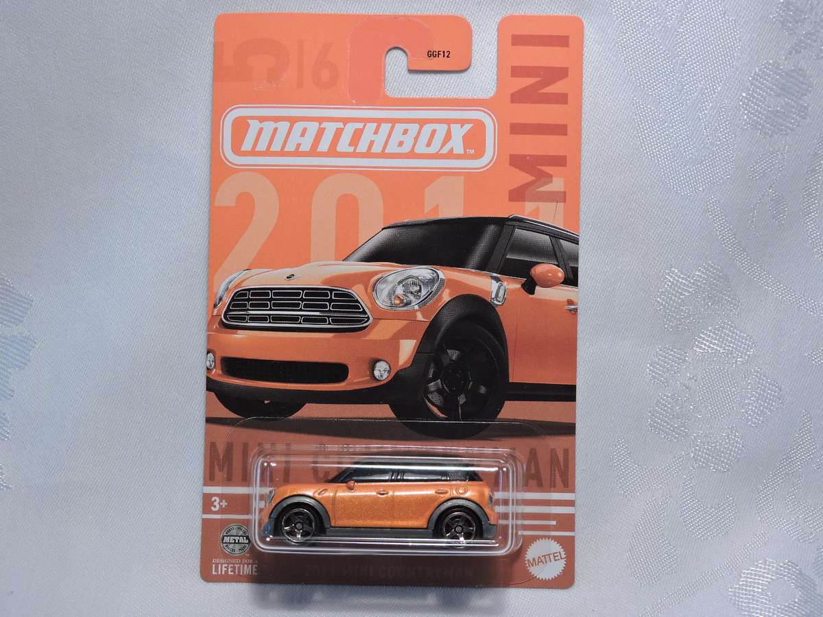 Matchbox MINI Countryman ( Orange ) Card 5/6 Like Hot Wheels