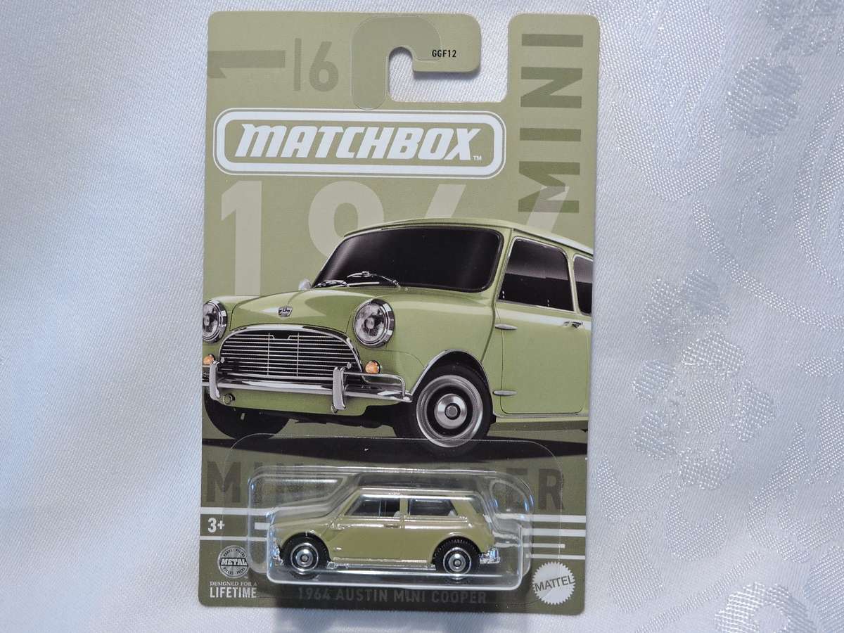Matchbox AUSTIN MINI Cooper ( Green ) Card 1/6 Like Hot Wheels