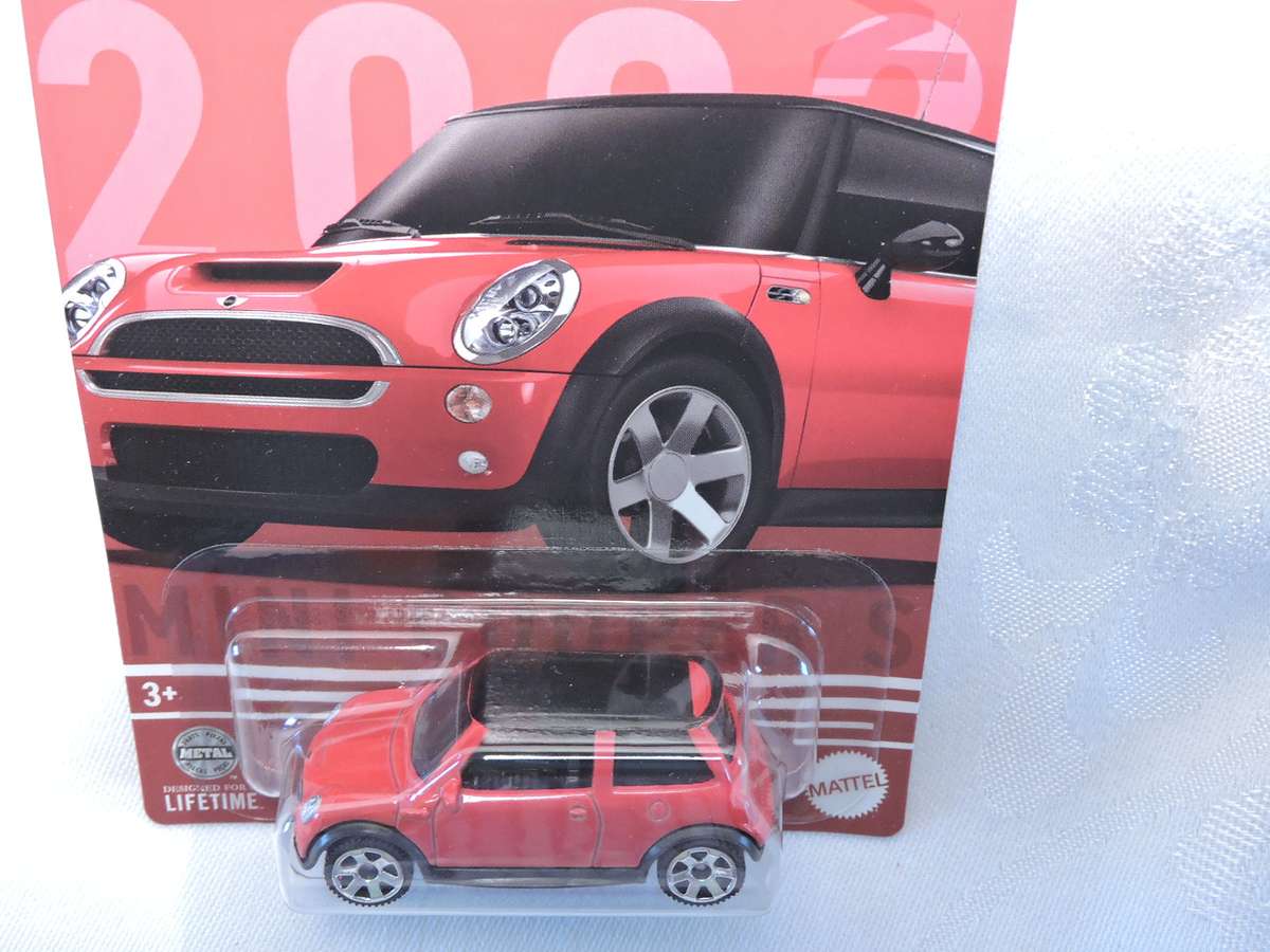 Matchbox MINI Cooper S ( Red ) Card 4/6 Like Hot Wheels