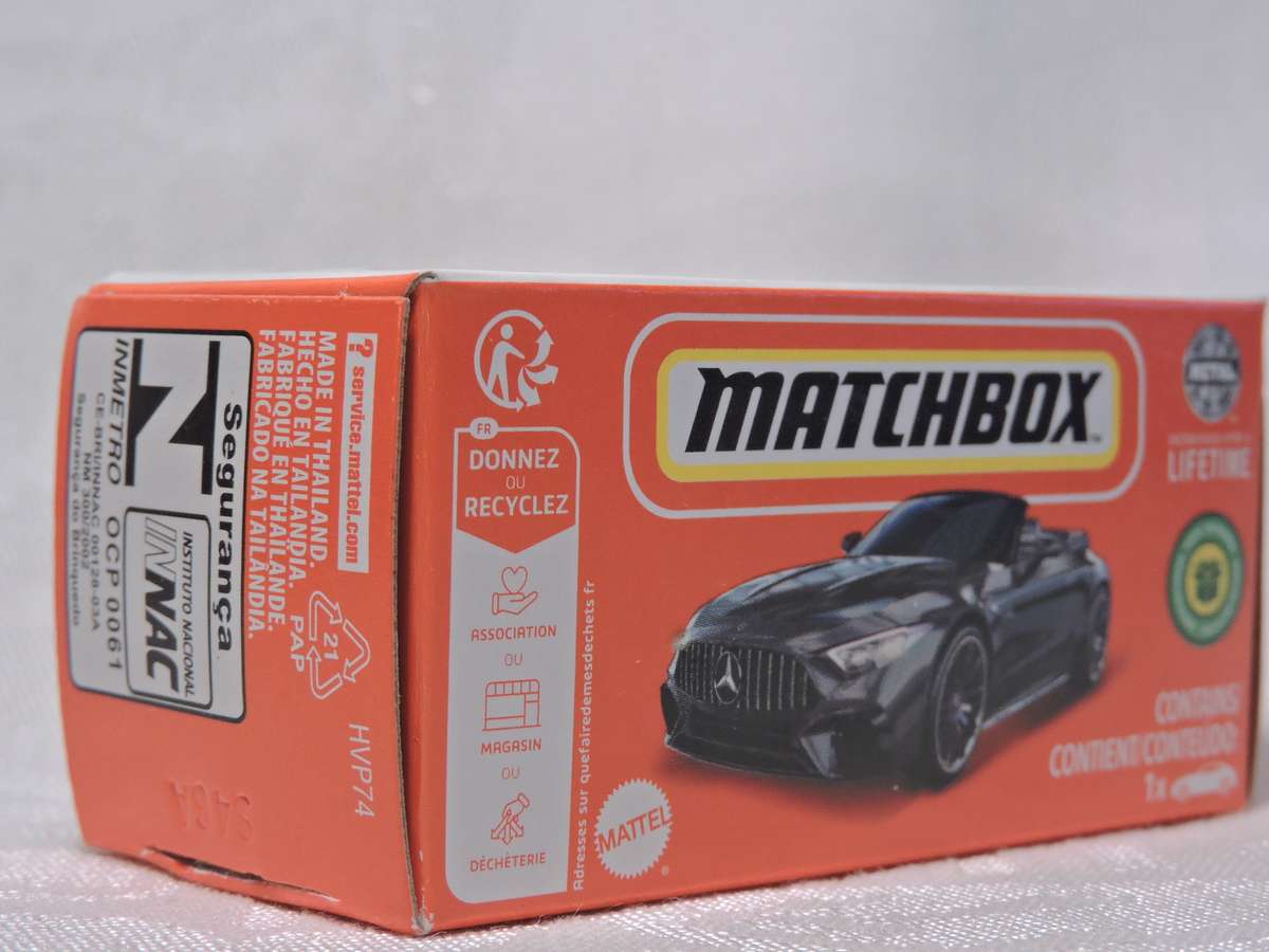 Matchbox MERCEDES BENZ AMG SL 63 Mint in sealed box 72/100 ( Black )  Like Hot wheels