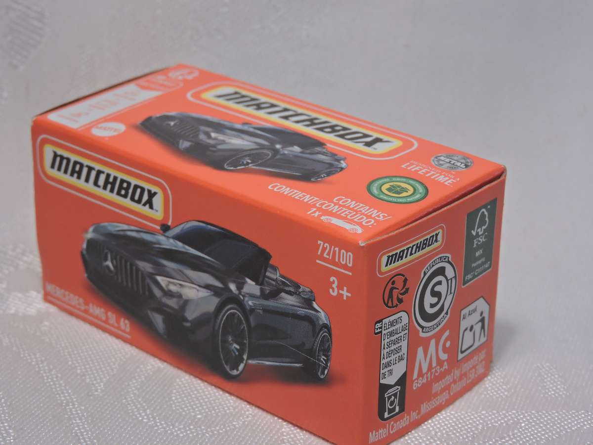 Matchbox MERCEDES BENZ AMG SL 63 Mint in sealed box 72/100 ( Black )  Like Hot wheels