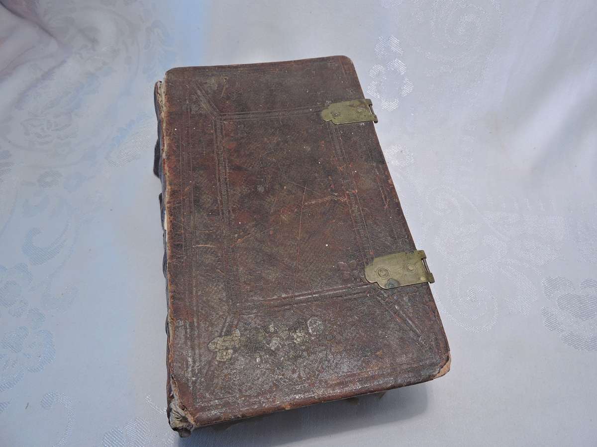 Dutch Bible Bijel Dated 1852 previously belonging to Jordaan Family