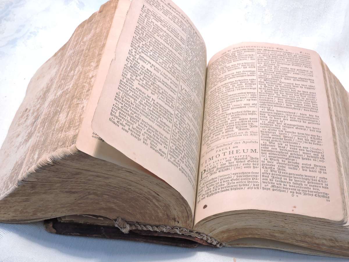 Dutch Bible Bijel Dated 1852 previously belonging to Jordaan Family