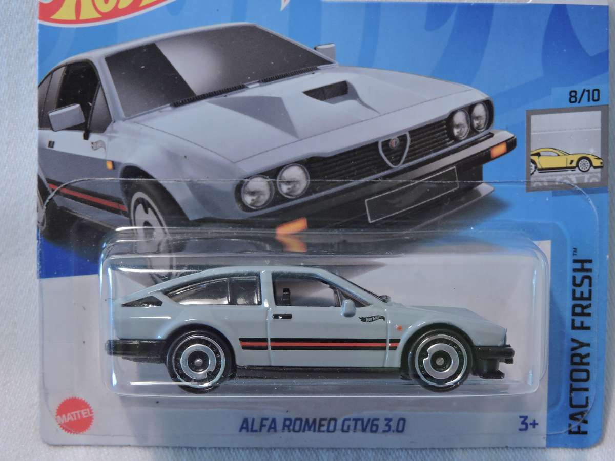 Hot Wheels ALFA ROMEO GTV 3.0  ( Grey )