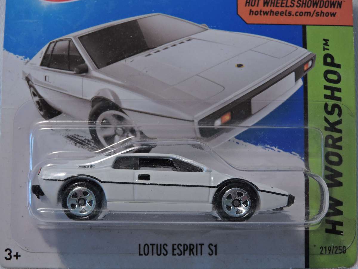 Hot Wheels LOTUS ESPRIT S1  James Bond 007  The Spy Who Loved Me  ( White )