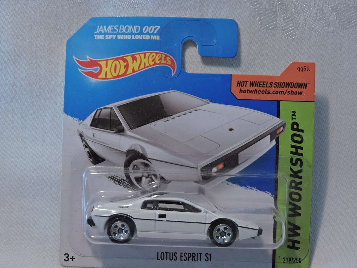 Hot Wheels LOTUS ESPRIT S1  James Bond 007  The Spy Who Loved Me  ( White )