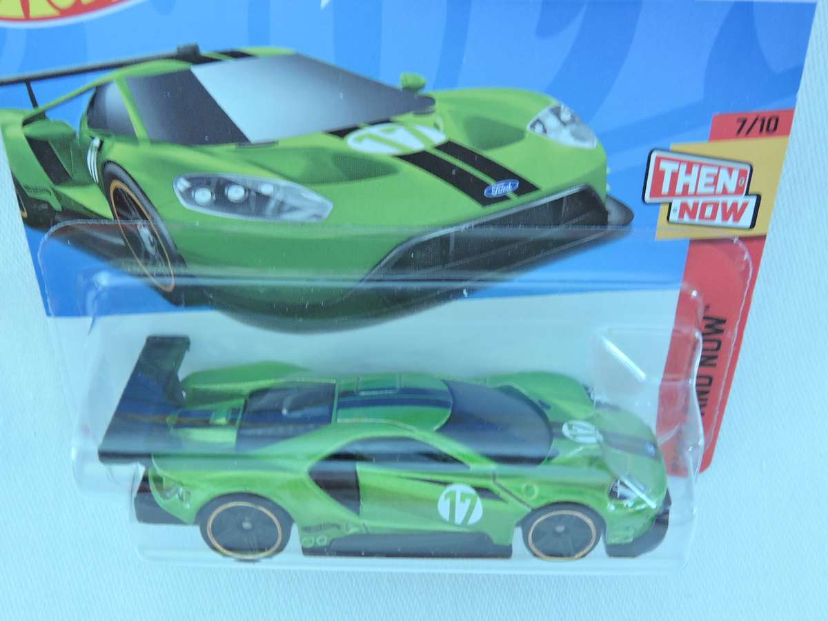Hot Wheels FORD GT RACE  ( Green #17 )