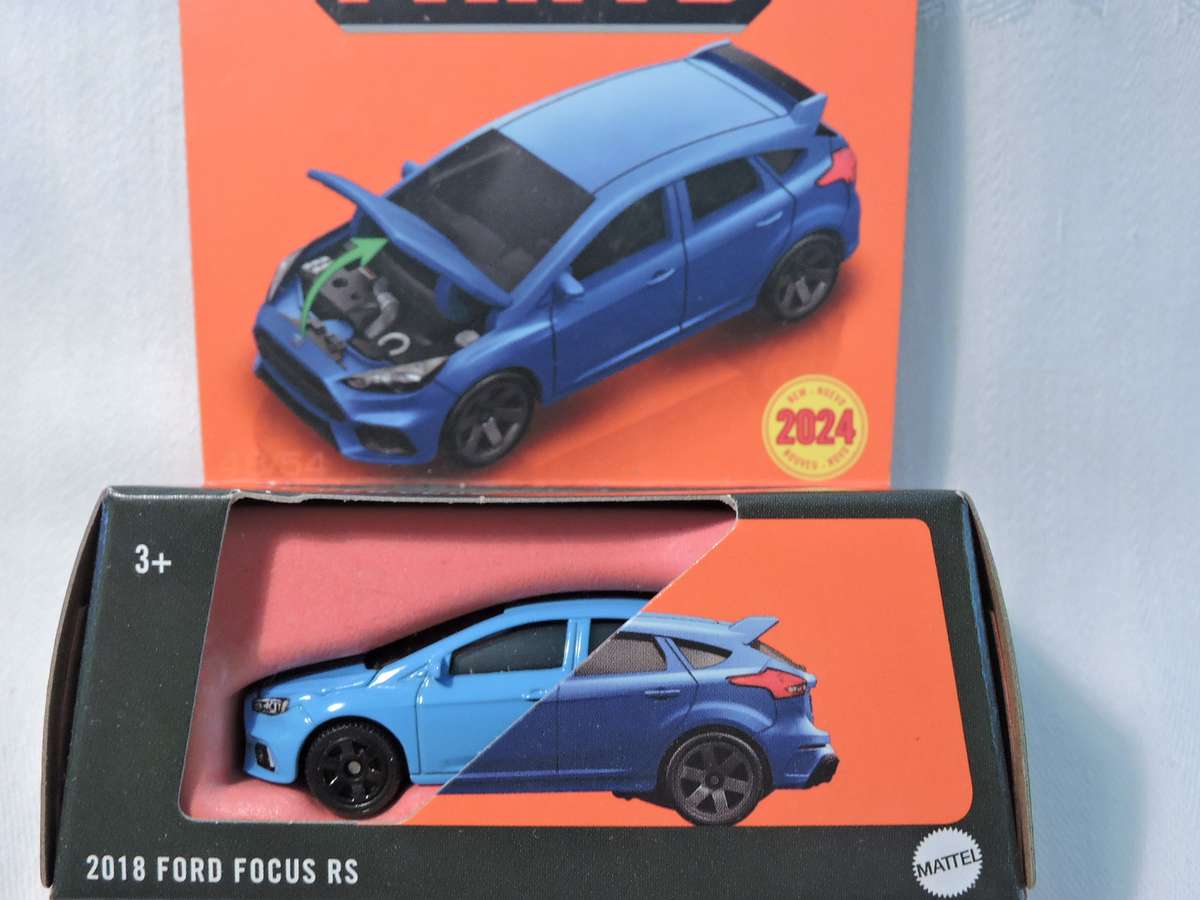 Matchbox FORD FOCUS RS  Moving Parts ( Blue )  Like Hot Wheels