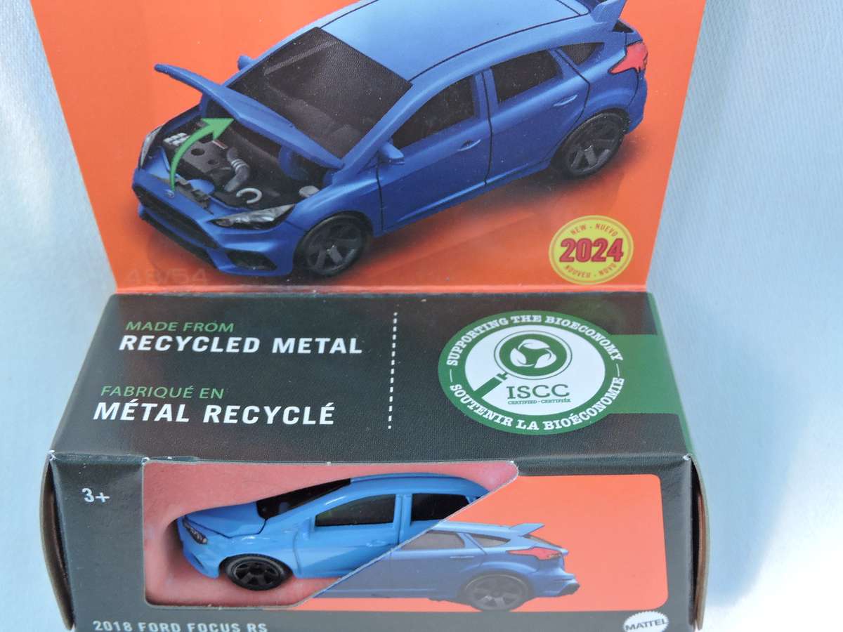 Matchbox FORD FOCUS RS  Moving Parts ( Blue )  Like Hot Wheels