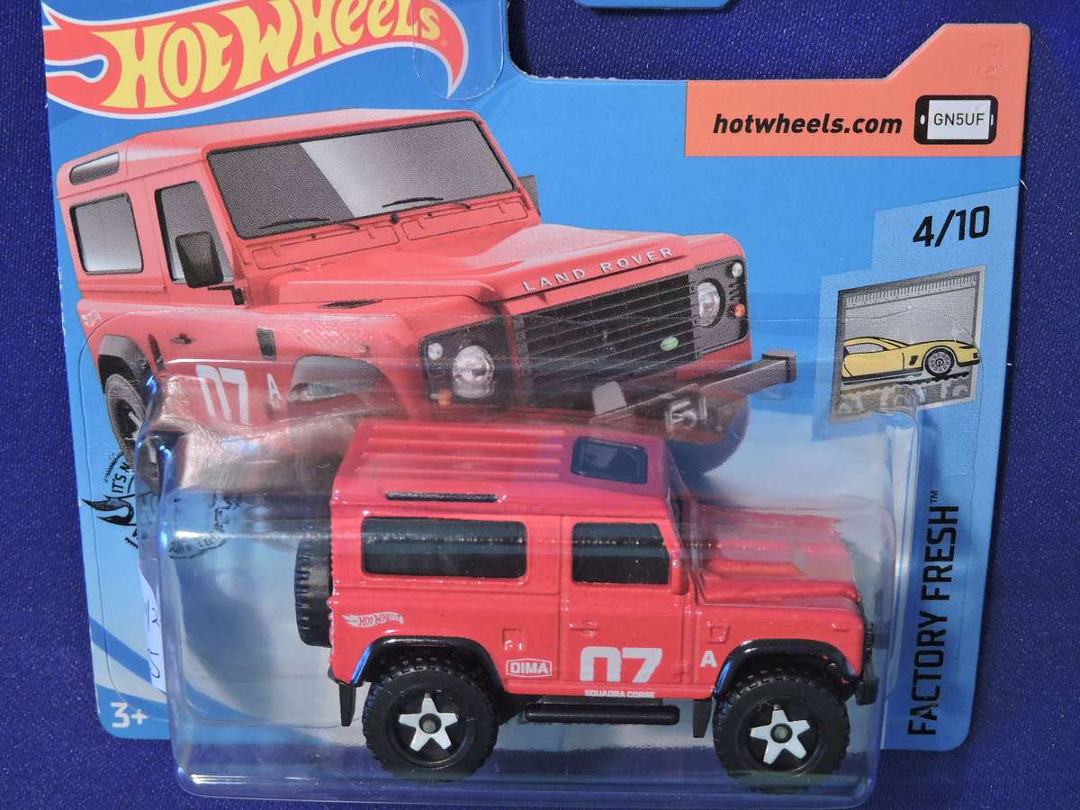 Hot Wheels LAND ROVER DEFENDER 90  ( Red #90 )